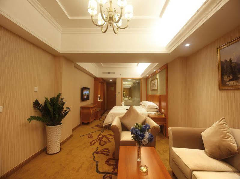 Hanting Express Sanya The First Market Branch Hotel Eksteriør billede