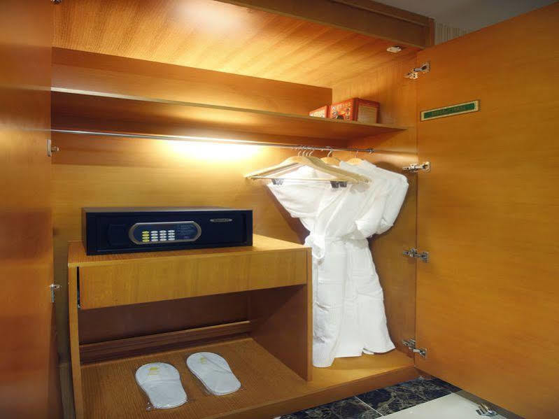 Hanting Express Sanya The First Market Branch Hotel Eksteriør billede